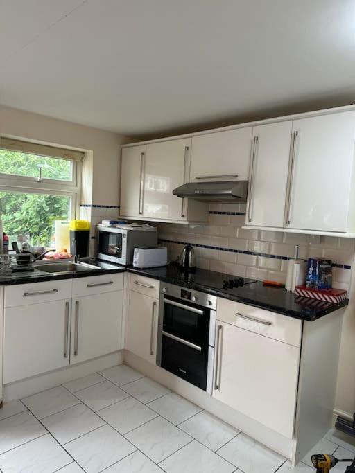 Amazing Gantshill Studio Annexe & Free Parking Redbridge Exterior photo