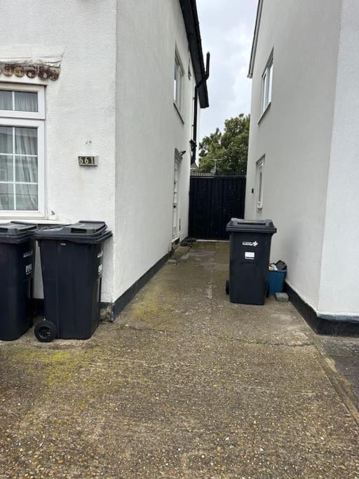 Amazing Gantshill Studio Annexe & Free Parking Redbridge Exterior photo