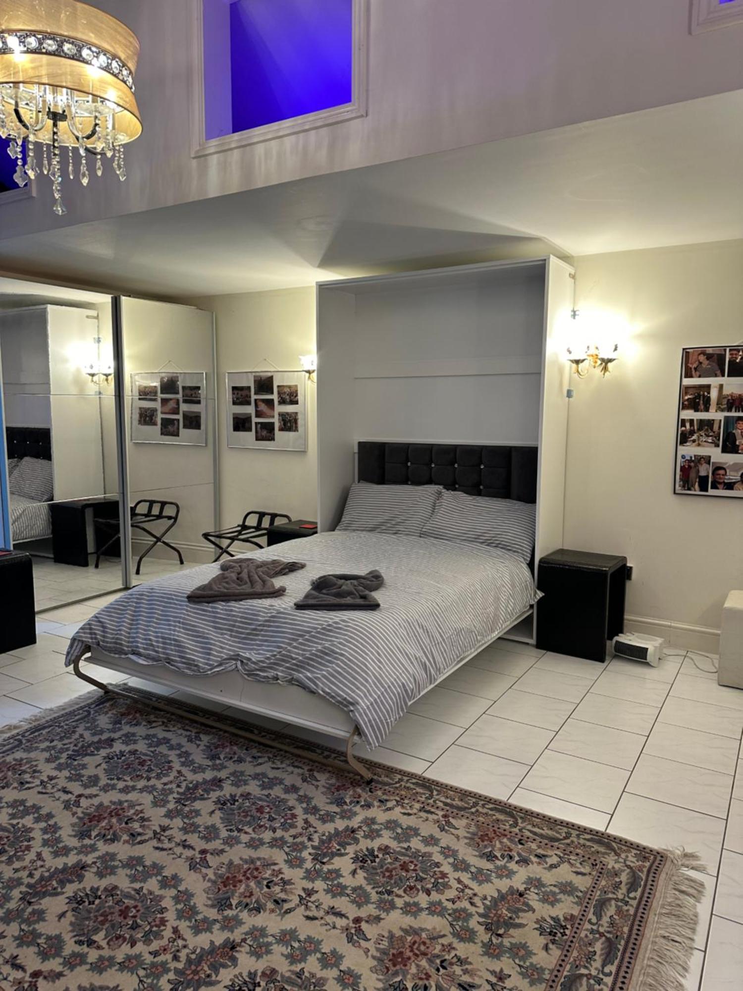 Amazing Gantshill Studio Annexe & Free Parking Redbridge Exterior photo